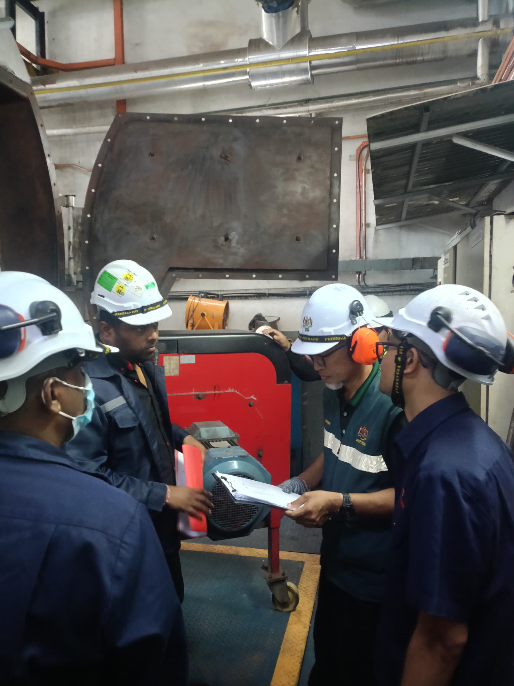 PK Comrades JKKP-certified boiler and burner engineering team in Malaysia